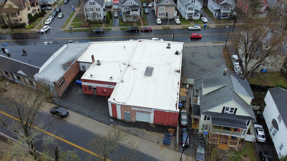 More Photos Of 911 Belmont Ave, Springfield Freestanding For Sale