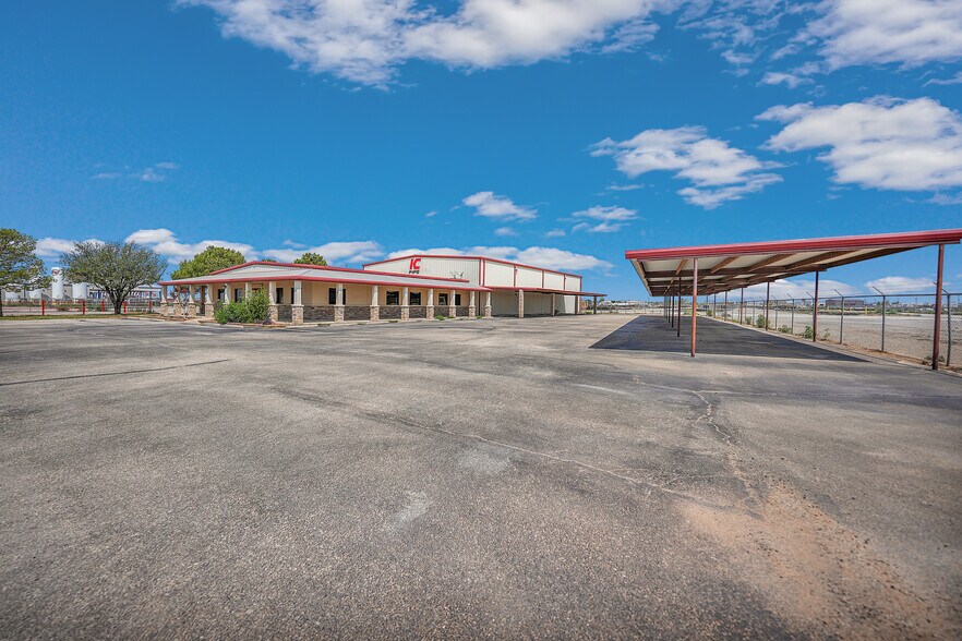 More Photos Of 7910 Interstate 20, Midland Service For Lease