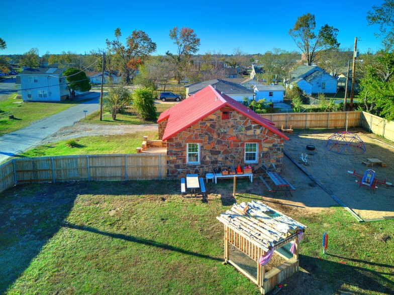 More Photos Of 305 S Chickasaw Ave, Claremore Daycare Center For Sale