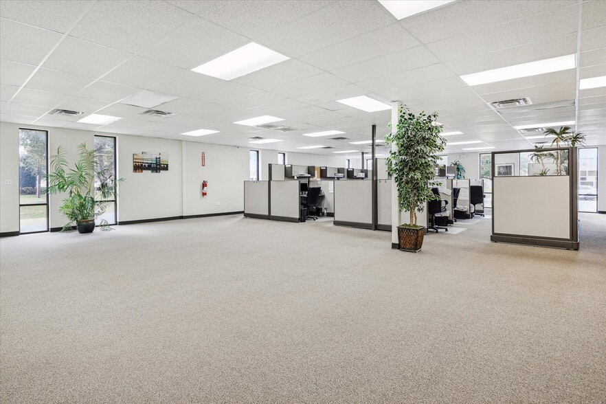 More Photos Of 1702 Townhurst Dr, Houston Office For Lease