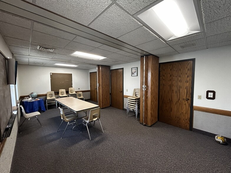 More Photos Of 18425 Ingomar st, Reseda Religious Facility For Sale