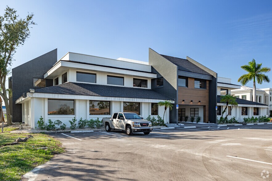 Primary Photo Of 8140 College Pky, Fort Myers Medical For Lease