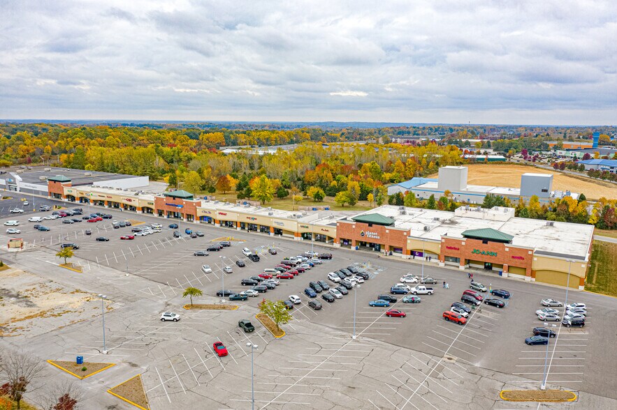 More Photos Of 3175 W 3rd St, Bloomington Unknown For Lease