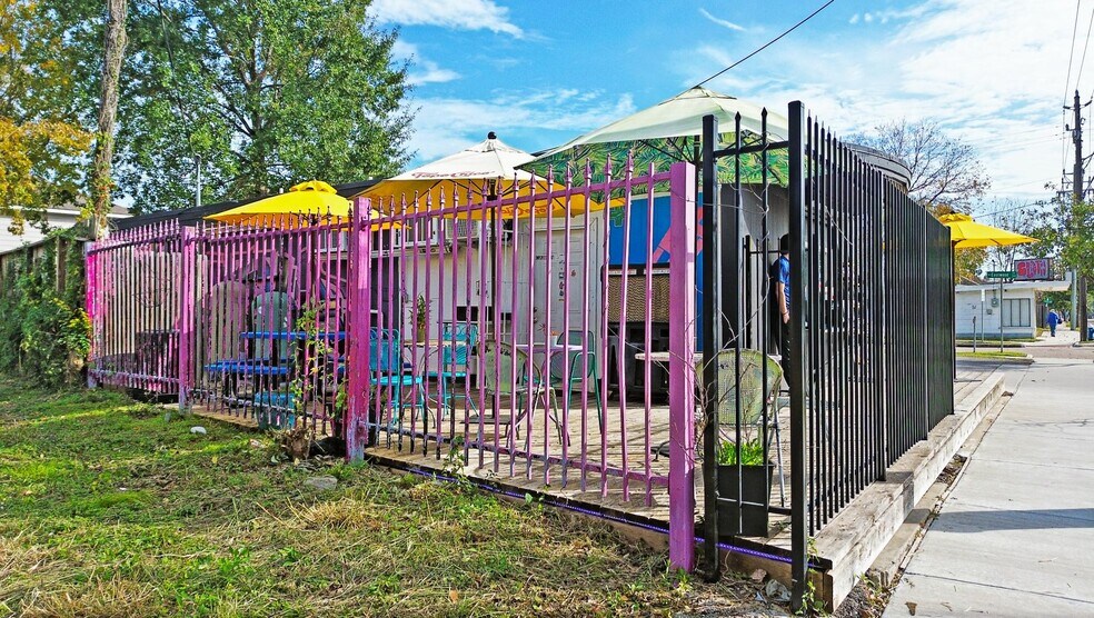 More Photos Of 4409 Canal St, Houston General Retail For Sale