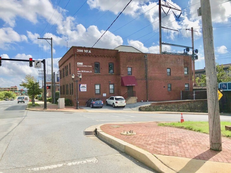 More Photos Of 300 Martin Luther King Blvd, Wilmington Office For Lease
