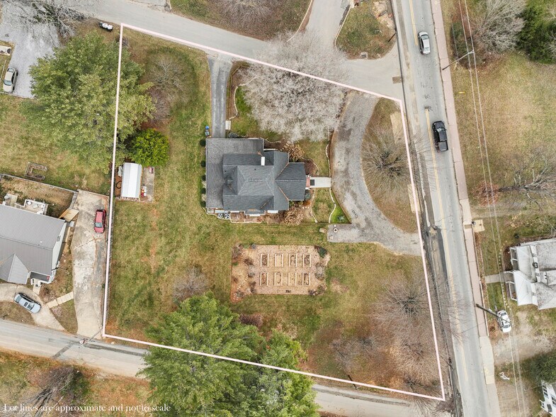 More Photos Of 506 W Main St, Burnsville Freestanding For Sale