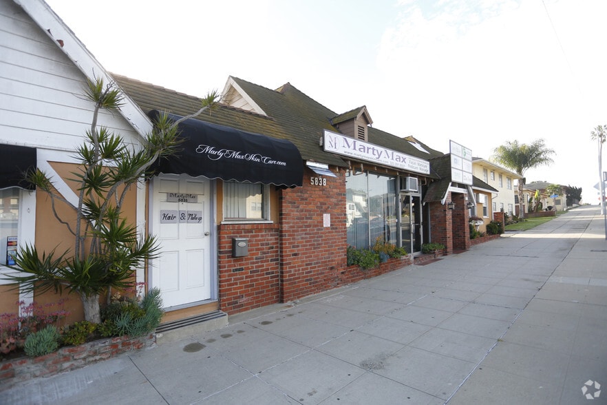 More Photos Of 5830-5838 Overhill Dr, Los Angeles Medical For Lease