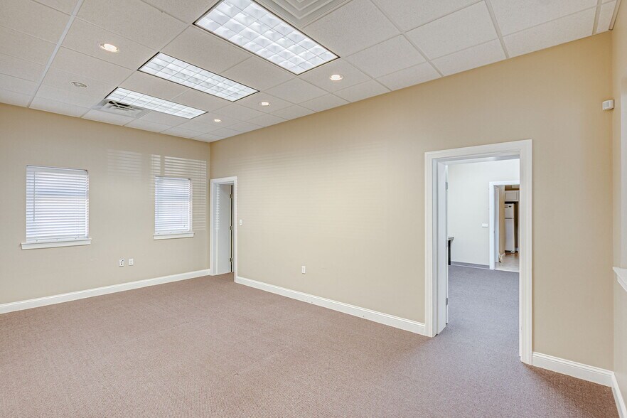 More Photos Of 1211 Bull St, Savannah Office Residential For Sale
