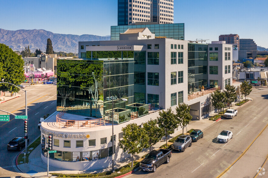 Primary Photo Of 4100 W Alameda Ave, Burbank Coworking Space