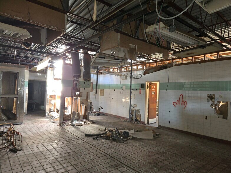 More Photos Of 7695 Ulmerton Rd, Largo Fast Food For Lease