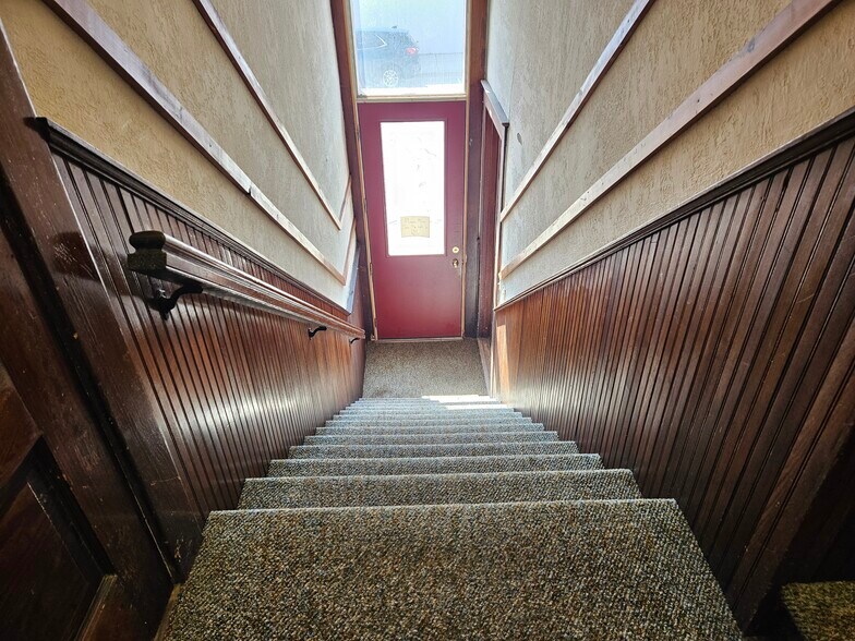 More Photos Of 231 E Railway St, Coleman Loft Creative Space For Lease