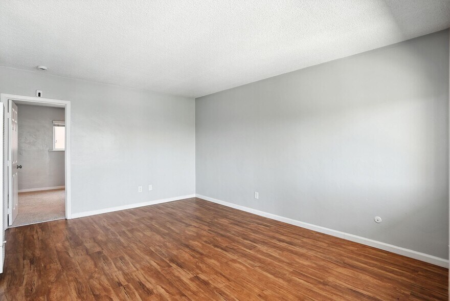 More Photos Of 800 Emory St, Imperial Beach Apartments For Sale