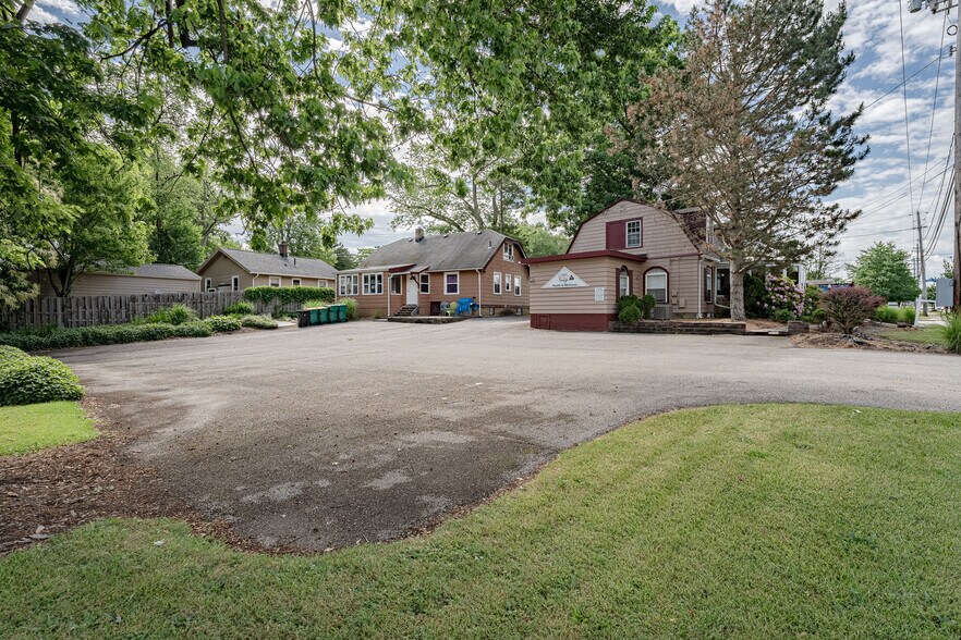 More Photos Of 7285 Center St, Mentor Office Residential For Sale