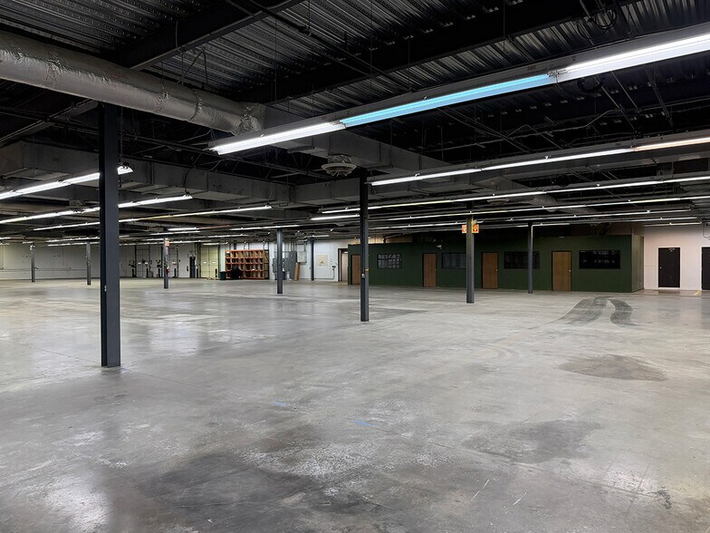 More Photos Of 6201 E 43rd St, Tulsa Manufacturing For Sale