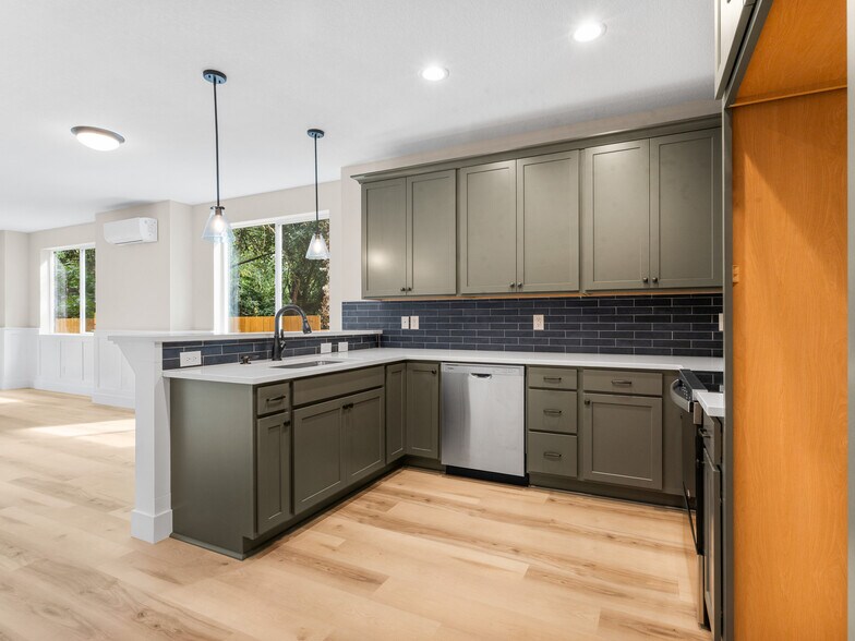 More Photos Of , Portland Multifamily For Sale