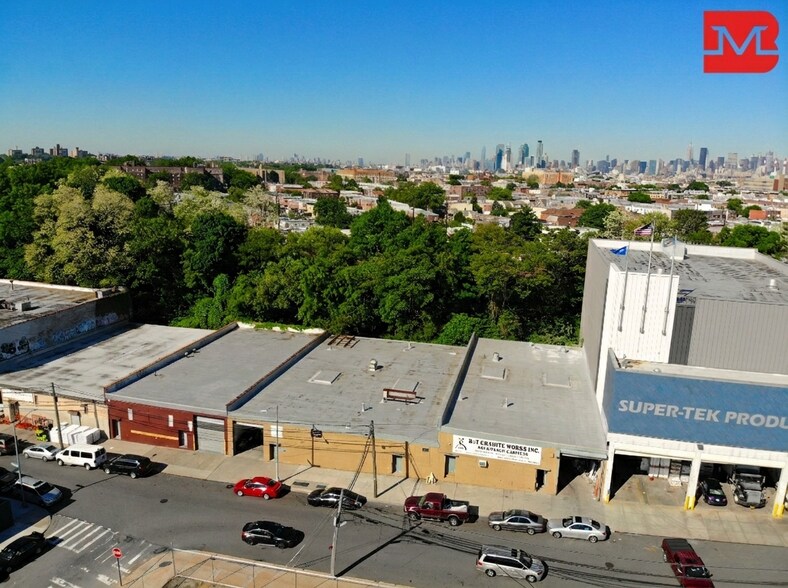 More Photos Of 2566 Borough Pl, Woodside General Retail For Lease