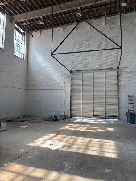 More Photos Of 326 W College Ave, Guthrie Manufacturing For Sale