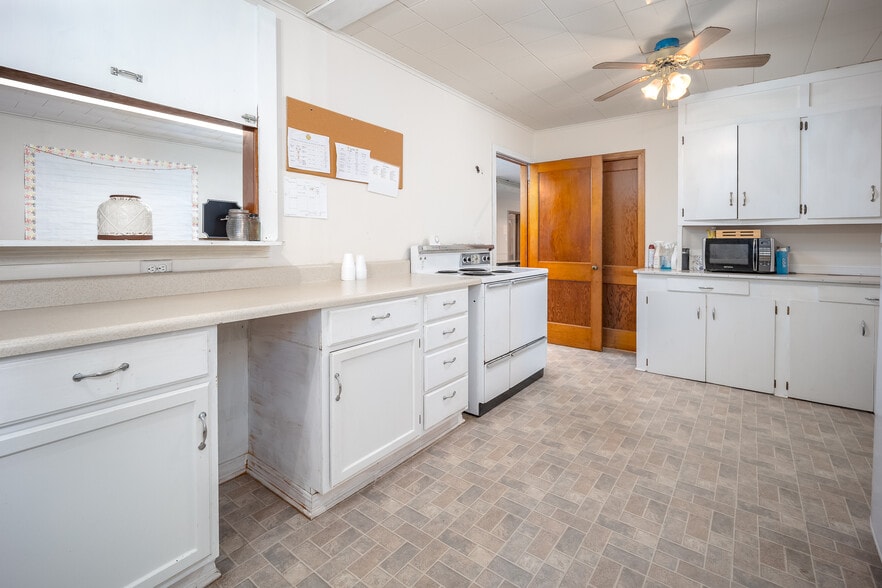 More Photos Of 605 Main st, Velma Religious Facility For Sale