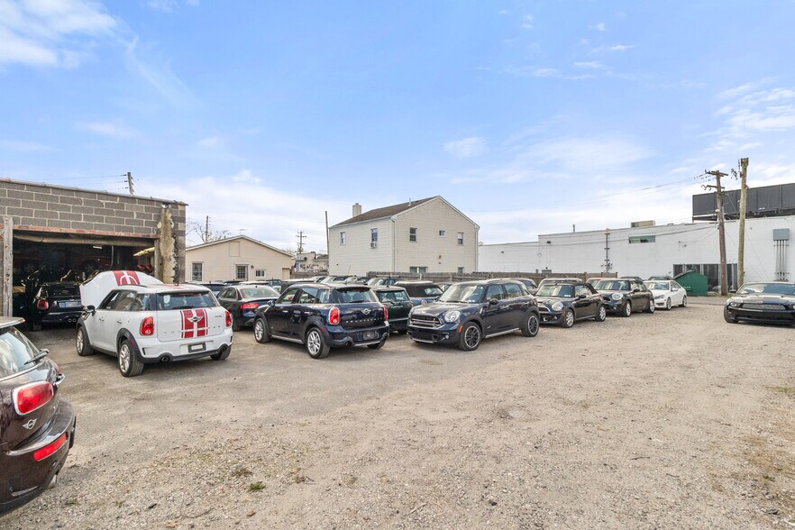 More Photos Of 5651-5661 Merrick Rd, Massapequa Auto Repair For Sale