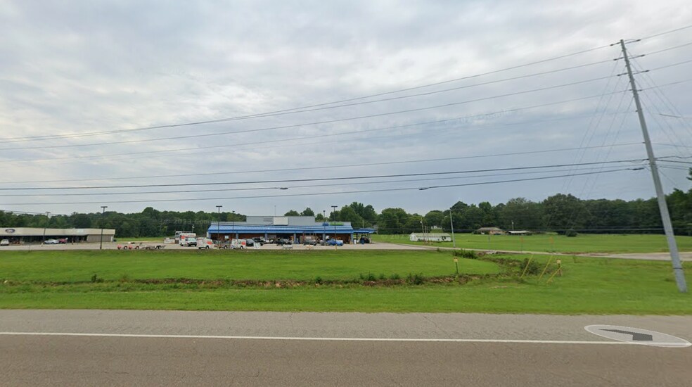 More Photos Of 195 Highway 641 N, Camden Drugstore For Sale