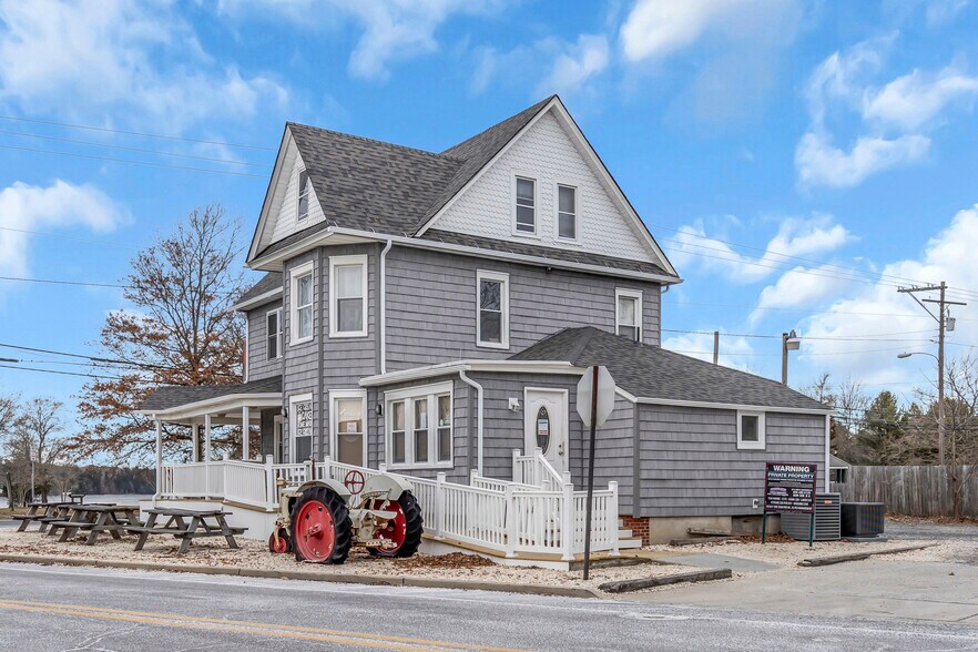 More Photos Of 59 N Main St, Manahawkin Freestanding For Sale