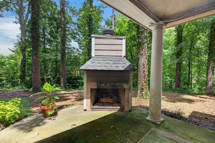 More Photos Of 3343 Dogwood Ln NW, Acworth Flex For Sale