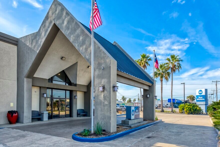 More Photos Of 400 E Avenue G, Port Aransas Hotel For Sale