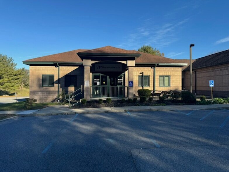 More Photos Of 17 Crum Elbow Rd, Hyde Park Healthcare For Sale