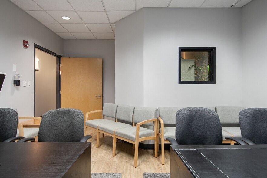 More Photos Of 9582 W Colonial Dr, Ocoee Medical For Lease