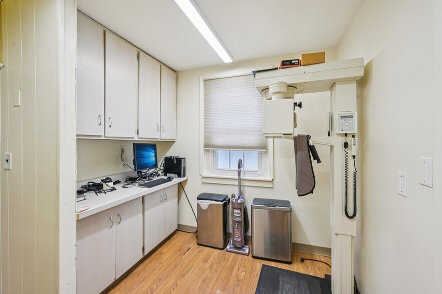 More Photos Of 306 E 4th St, Bridgeport Medical For Sale