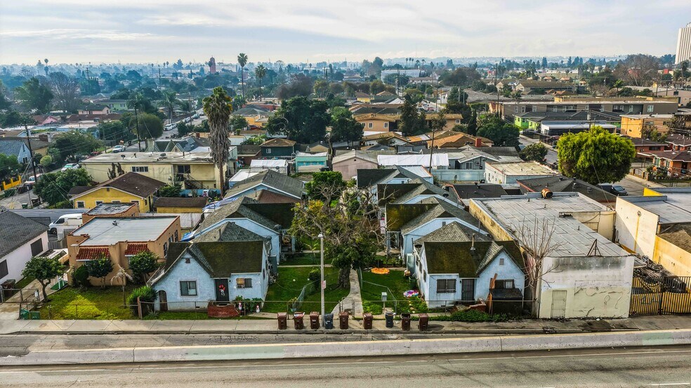 Primary Photo Of 406-412 1/2 E Rosecrans Ave, Compton Apartments For Sale