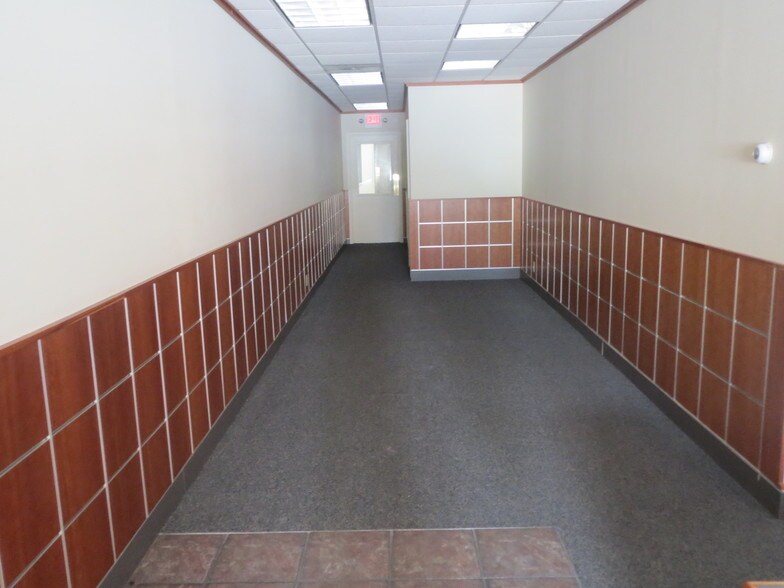 More Photos Of 456 Apple St, Pottstown Warehouse For Lease