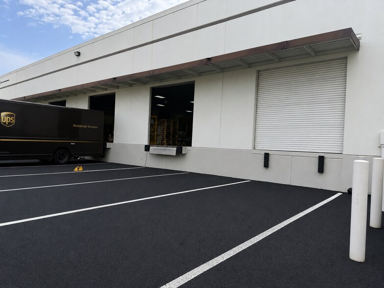 Primary Photo Of 5201 Tampa West Blvd, Tampa Flex For Lease