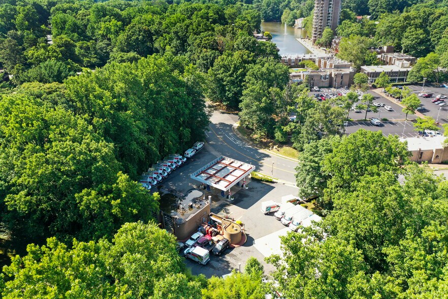 More Photos Of 11410 N Shore Dr, Reston Service Station For Sale