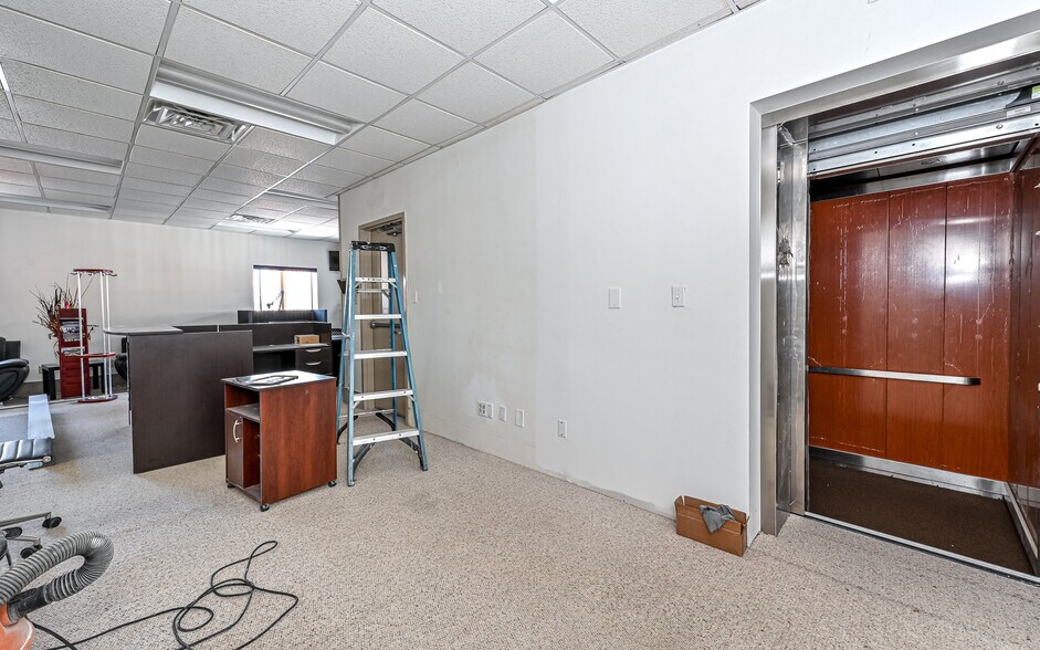 More Photos Of 817 Main St, Pittsburgh Office For Sale