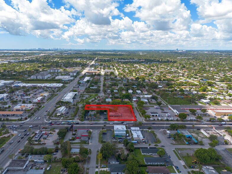 More Photos Of 2790 Broward Blvd, Fort Lauderdale General Retail For Sale