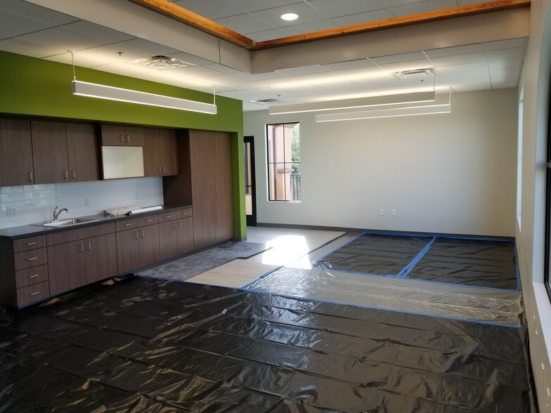 More Photos Of 1176 E Warner Rd, Gilbert Office For Lease