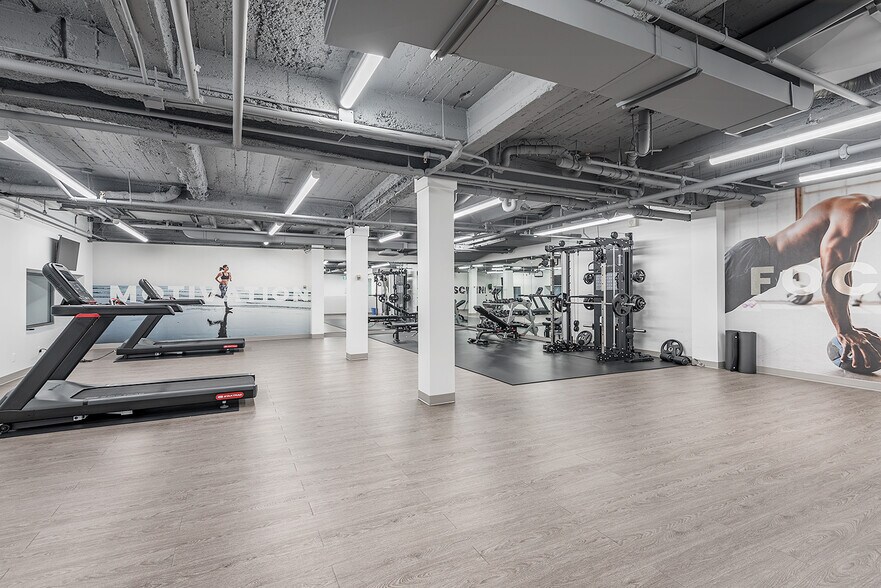 More Photos Of 1555 Rue Peel, Montréal Office For Lease