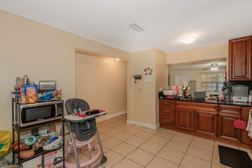 More Photos Of 4063-4065 SW 51st St, Fort Lauderdale Apartments For Sale