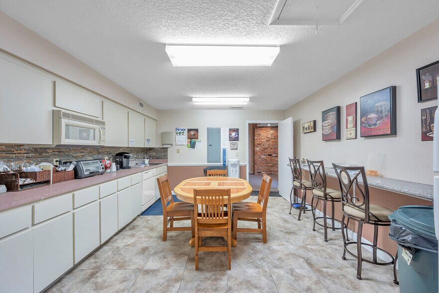 More Photos Of 8200 Seminole Blvd, Seminole Medical For Lease