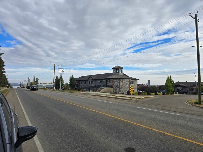 More Photos Of 110 Pelican Pl, Sylvan Lake Office For Sale
