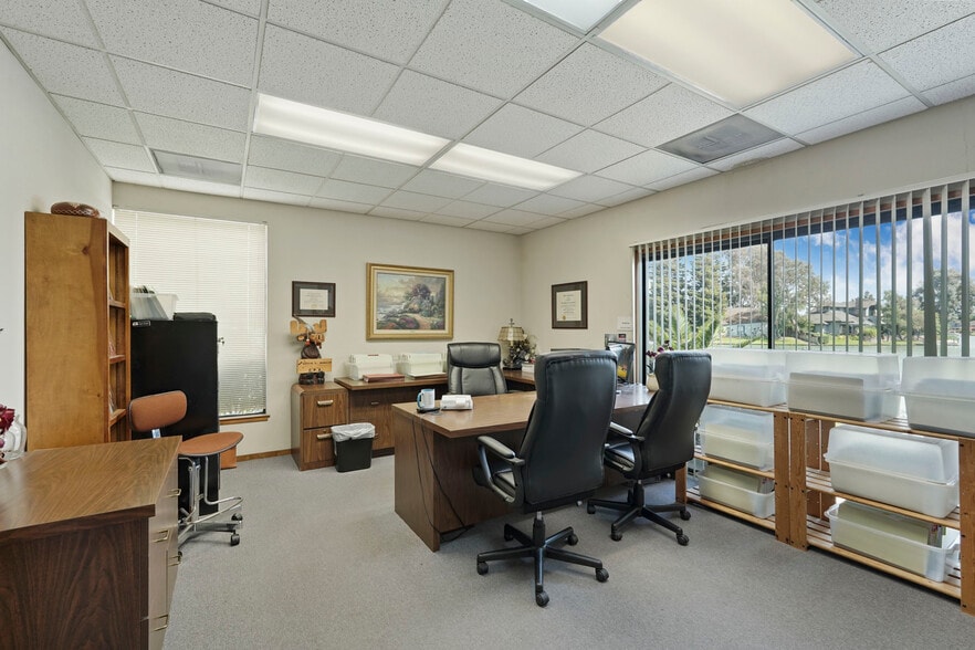 More Photos Of 1820 W Kettleman Ln, Lodi Office For Sale