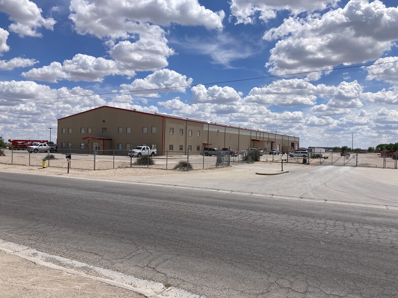 Primary Photo Of 3215 N Enterprise Dr, Hobbs Warehouse For Sale