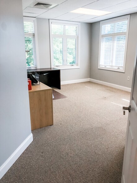 More Photos Of 5003 Southpark Dr, Durham Medical For Sale