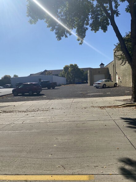 More Photos Of 310 2nd St NE, Austin Office For Sale