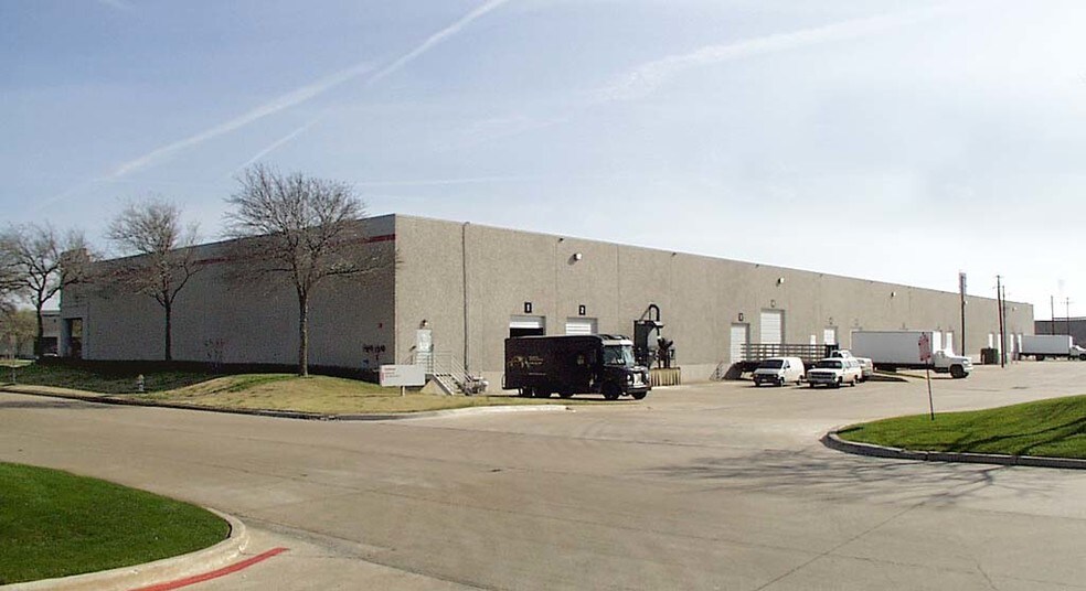 More Photos Of 2364 Merritt Dr, Garland Warehouse For Lease