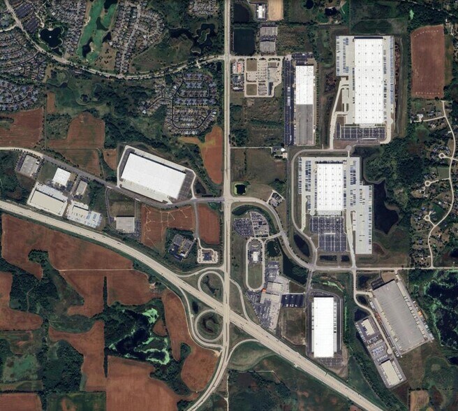 More Photos Of 13700 IL Route 47, Huntley Warehouse For Lease