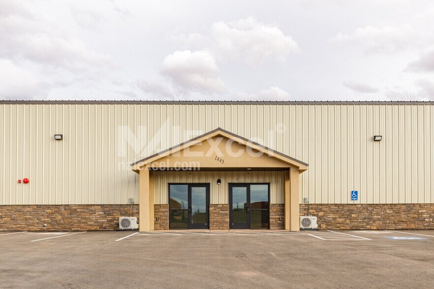 More Photos Of 1421-1443 S 1710 E, Washington Warehouse For Sale