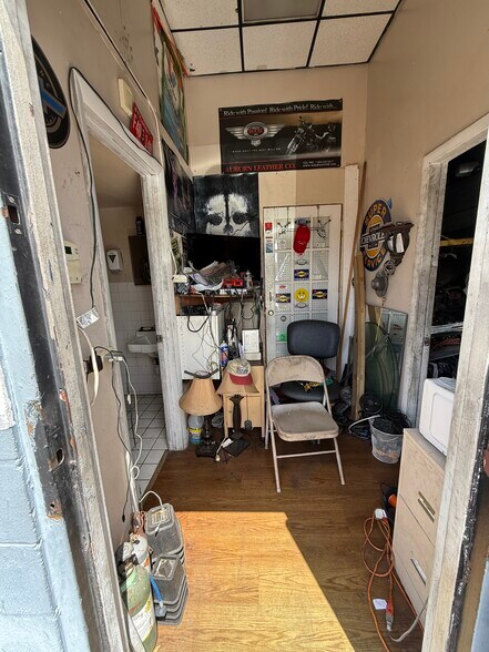 More Photos Of 13413 N Nebraska Ave, Tampa Auto Repair For Lease