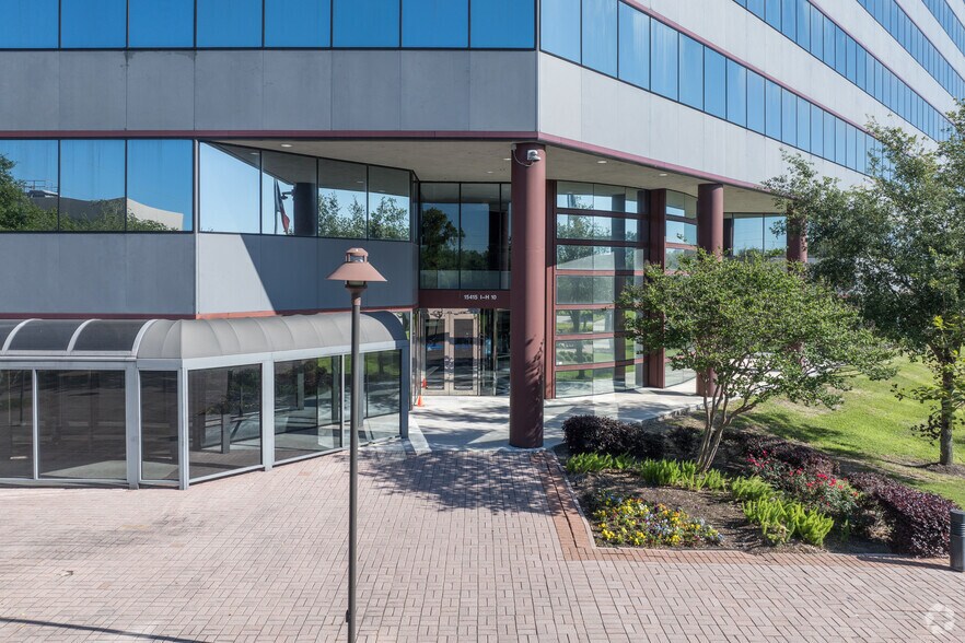 More Photos Of 15415 Katy Fwy, Houston Office For Sale